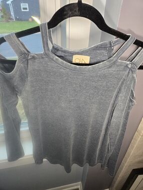 Cold-Shoulder Ribbed Long Sleeve Top in Blue Gray